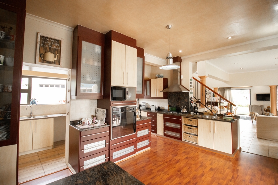 5 Bedroom Property for Sale in Van Riebeeckstrand Western Cape